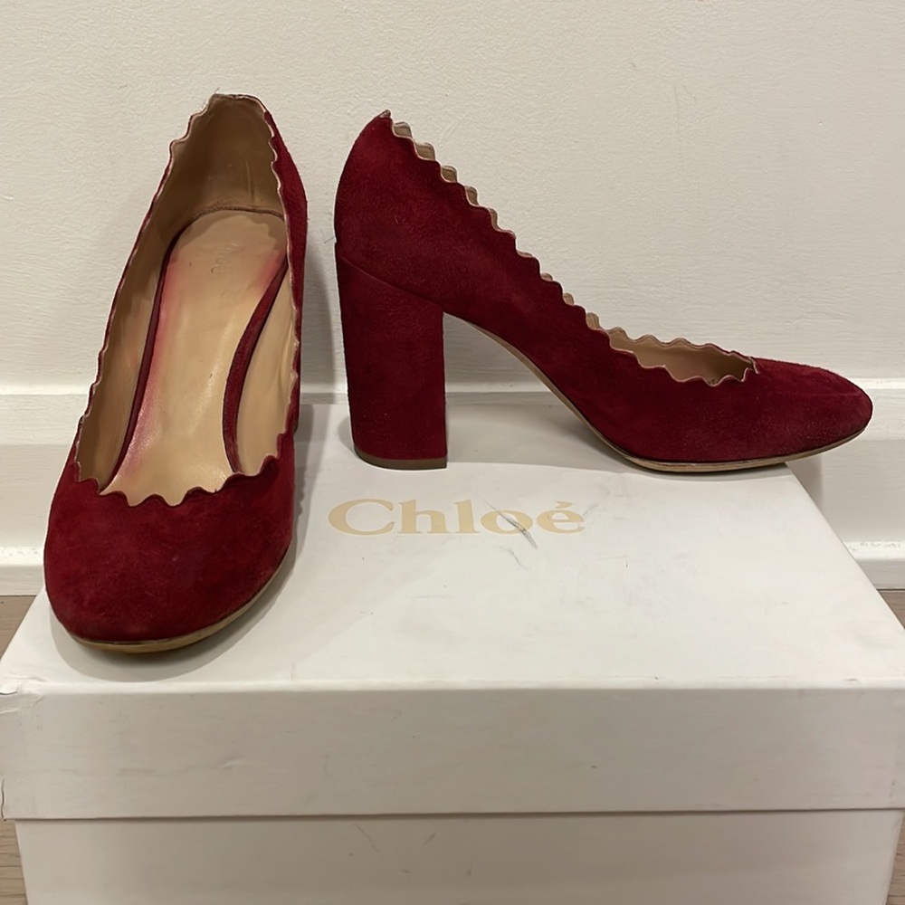 Chloe Scalloped Pump